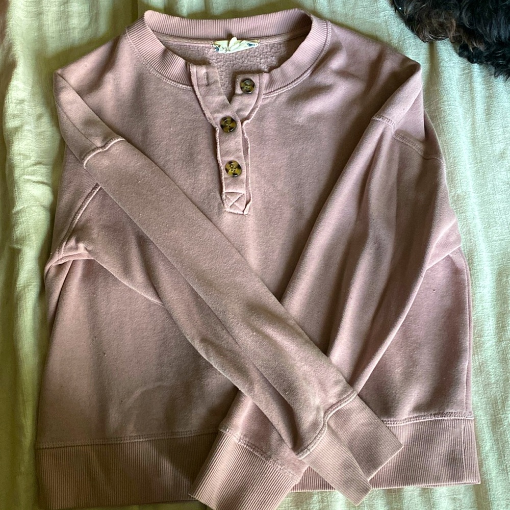 Size M mauve pull over sweater